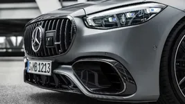 2023-mercedes-amg-s-63-e-performance.webp