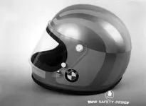90490152-bmw-motorrad-roemer-helmet-12-2022-2048px.webp