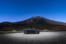 90493789-mini-cooper-se-convertible-02-2023-2250px.webp