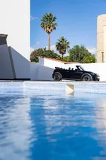P90493990-mini-cooper-se-convertible-02-2023-999px.webp