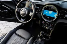 90493943-mini-cooper-se-convertible-02-2023-2250px.webp