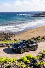 P90493908-mini-cooper-se-convertible-02-2023-999px.webp