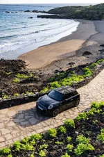 P90493901-mini-cooper-se-convertible-02-2023-999px.webp