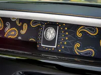 P90495191-phantom-paisley-gallery-2000px.webp