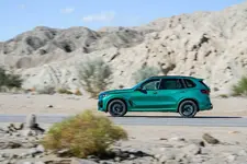 r-neue-bmw-x5-m-competition-dynamic-02-2023-2249px.webp