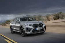 bmw-x6-m-competition-active-driving-02-2023-2250px.webp