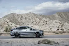 bmw-x6-m-competition-active-driving-02-2023-2250px.webp