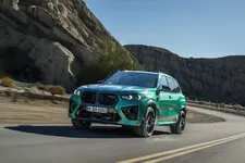 r-neue-bmw-x5-m-competition-dynamic-02-2023-2250px.webp