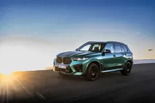 neue-bmw-x5-m-competition-racetrack-02-2023-2250px.webp