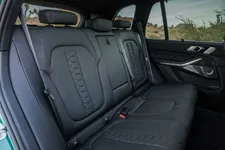 -neue-bmw-x5-m-competition-interior-02-2023-2250px.webp