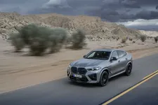 bmw-x6-m-competition-active-driving-02-2023-2250px.webp
