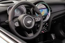 4-mini-cooper-s-convertible-seaside-edition-2250px.webp