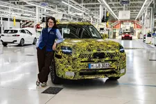 e-wurst-and-the-new-mini-countryman-03-2023-2250px.webp