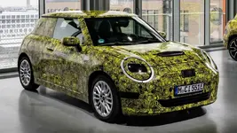 MINI Cooper camouflaged -2.webp