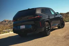 black-sapphire-metallic-on-location-03-2023-2250px.webp