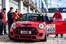 -john-cooper-works-x-bulldog-racing-03-2023-2250px.webp