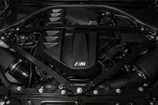 w-bmw-m2-brooklyn-grey-on-location-interior-2250px.webp