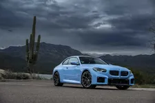 ew-bmw-m2-zandvoort-blau-on-location-static-2250px.webp