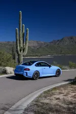 ew-bmw-m2-zandvoort-blau-on-location-static-1000px.webp