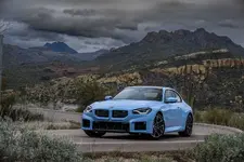 ew-bmw-m2-zandvoort-blau-on-location-static-2250px.webp