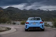 ew-bmw-m2-zandvoort-blau-on-location-static-2250px.webp