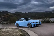 ew-bmw-m2-zandvoort-blau-on-location-static-2250px.webp