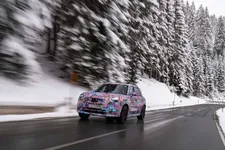 88-the-new-mini-countryman-electric-04-2023-2250px.webp