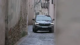Renault_Austral_75_times_around_the_World_to_ensure_its_quality.webp