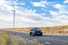 90497611-mini-cooper-se-convertible-04-2023-2250px.webp