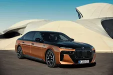 P90500601-the-bmw-i7-m70-xdrive-04-2023-2248px.webp