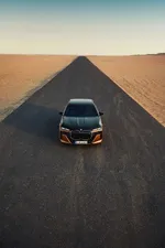 P90500809-the-bmw-i7-m70-xdrive-04-2023-1000px.webp
