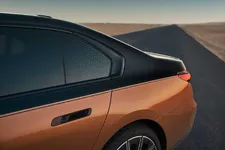 P90500817-the-bmw-i7-m70-xdrive-04-2023-2249px.webp