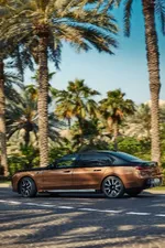 P90500841-the-bmw-i7-m70-xdrive-04-2023-1000px.webp