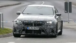 bmw-m5-spy-photos.webp