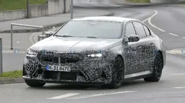 bmw-m5-spy-photos.webp