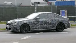 bmw-m5-spy-photos.webp