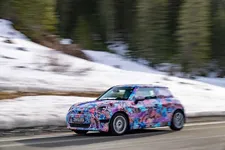 502155-the-new-mini-cooper-electric-05-2023-2250px.webp