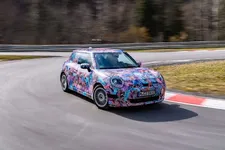 502111-the-new-mini-cooper-electric-05-2023-2250px.webp