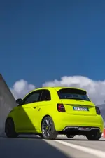 New Abarth 500e_green (06).webp