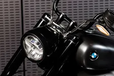 P90503581-bmw-r-18-roctane-studio-05-2023-2250px.webp