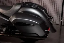 P90503584-bmw-r-18-roctane-studio-05-2023-2250px.webp