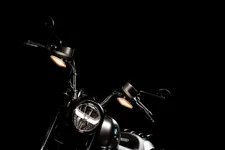 P90503590-bmw-r-18-roctane-studio-05-2023-2250px.webp