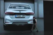 w-bmw-5-series-sedan-design-process-05-2023-2250px.webp