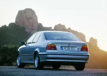 P90504617-bmw-535i-sedan-e39-05-2023-2100px.webp
