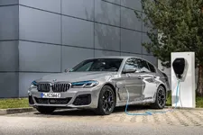 95490-the-new-bmw-545e-xdrive-sedan-08-2020-2250px.webp