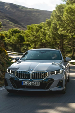 032-the-new-bmw-i5-edrive40-driving-05-2023-1000px.webp