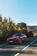 0-the-new-bmw-i5-m60-xdrive-driving-05-2023-1000px.webp