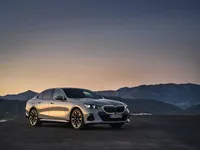 -the-new-bmw-i5-edrive40-still-shot-05-2023-2000px.webp