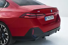 5-m60-xdrive-in-the-studio-close-up-05-2023-2250px.webp
