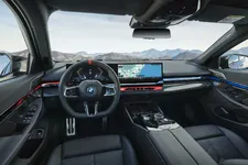 -the-new-bmw-i5-m60-xdrive-interior-05-2023-2250px.webp